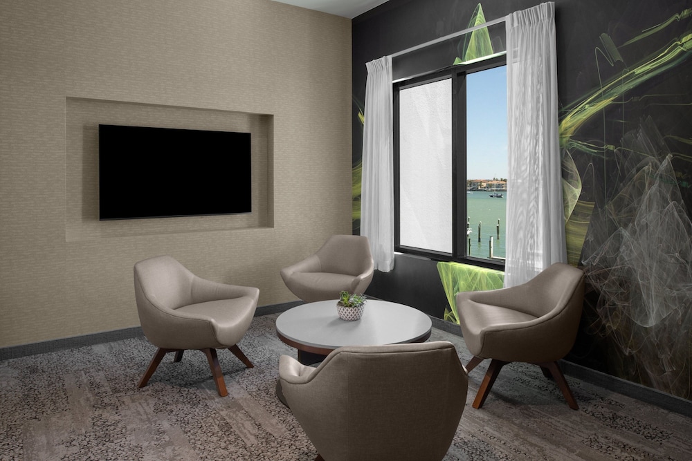 Courtyard by Marriott Clearwater Beach — Hotel rooms in Clearwater, Florida