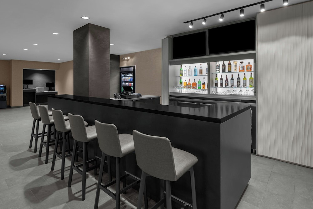 Courtyard by Marriott Clearwater Beach — Restaurant & bars in Clearwater, Florida