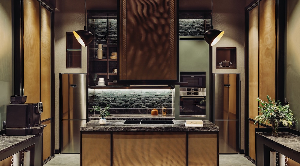 Kimpton Maa-Lai Bangkok by IHG — Restaurant & bars in Bangkok, Bangkok