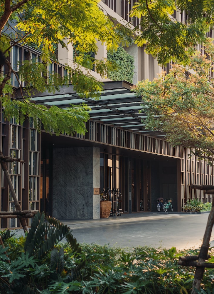 Kimpton Maa-Lai Bangkok by IHG — Hotel building in Bangkok, Bangkok