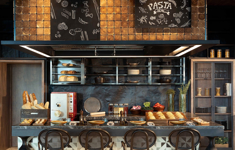 Kimpton Maa-Lai Bangkok by IHG — Restaurant & bars in Bangkok, Bangkok