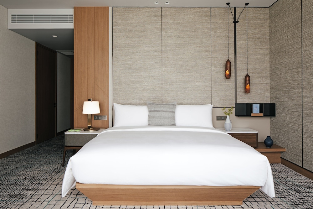 Kimpton Maa-Lai Bangkok by IHG — Hotel rooms in Bangkok, Bangkok
