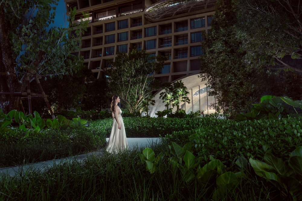 Sindhorn Kempinski Hotel Bangkok — Hotel building in Bangkok, Bangkok