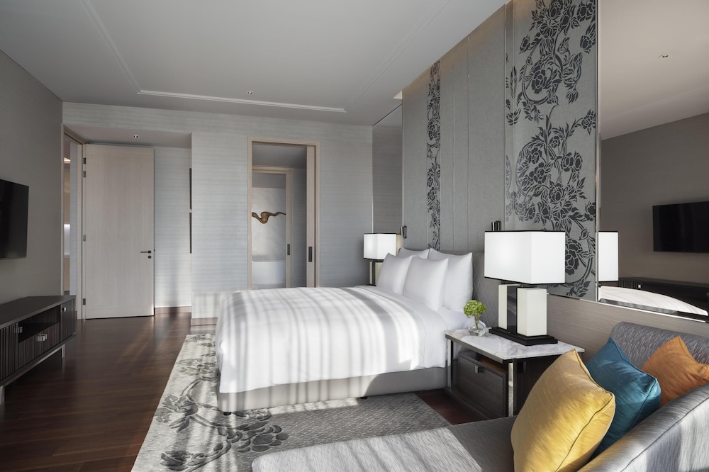 Sindhorn Kempinski Hotel Bangkok — Hotel rooms in Bangkok, Bangkok