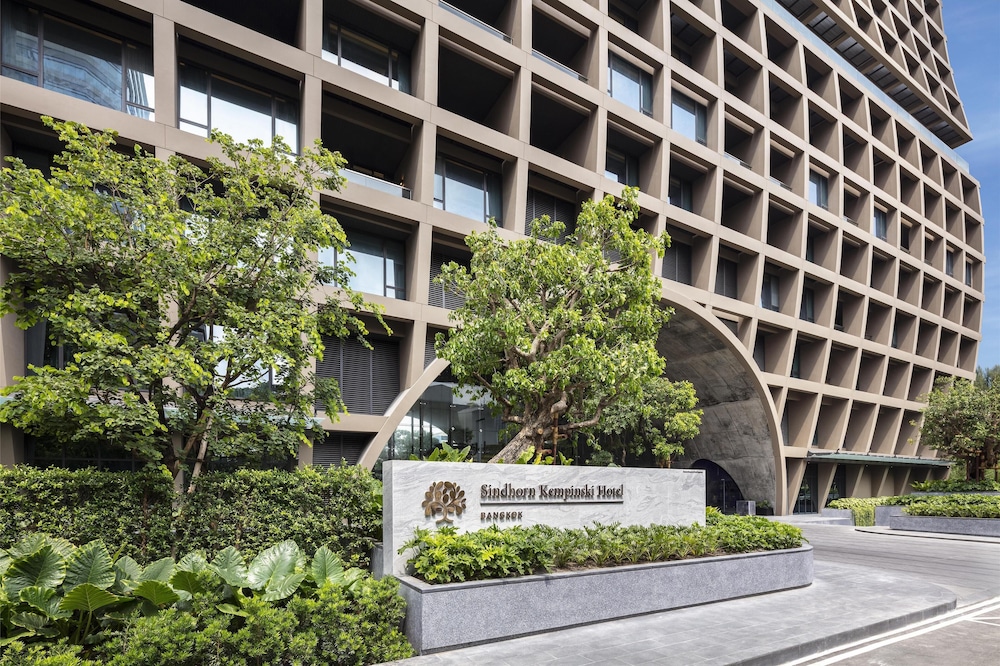 Sindhorn Kempinski Hotel Bangkok — Hotel building in Bangkok, Bangkok