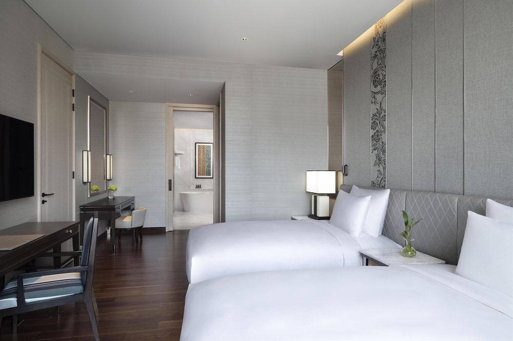 Sindhorn Kempinski Hotel Bangkok — Hotel rooms in Bangkok, Bangkok