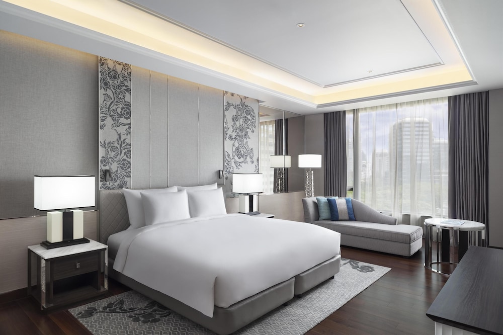 Sindhorn Kempinski Hotel Bangkok — Hotel rooms in Bangkok, Bangkok