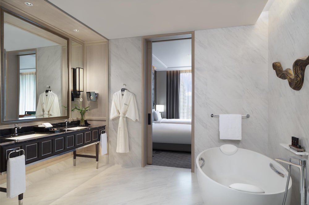 Sindhorn Kempinski Hotel Bangkok — Hotel rooms in Bangkok, Bangkok