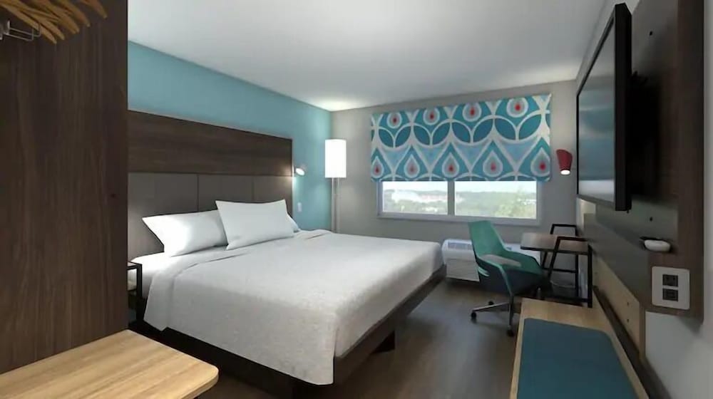 Tru by Hilton Fort Lauderdale Downtown — Hotel rooms in Fort Lauderdale, Florida