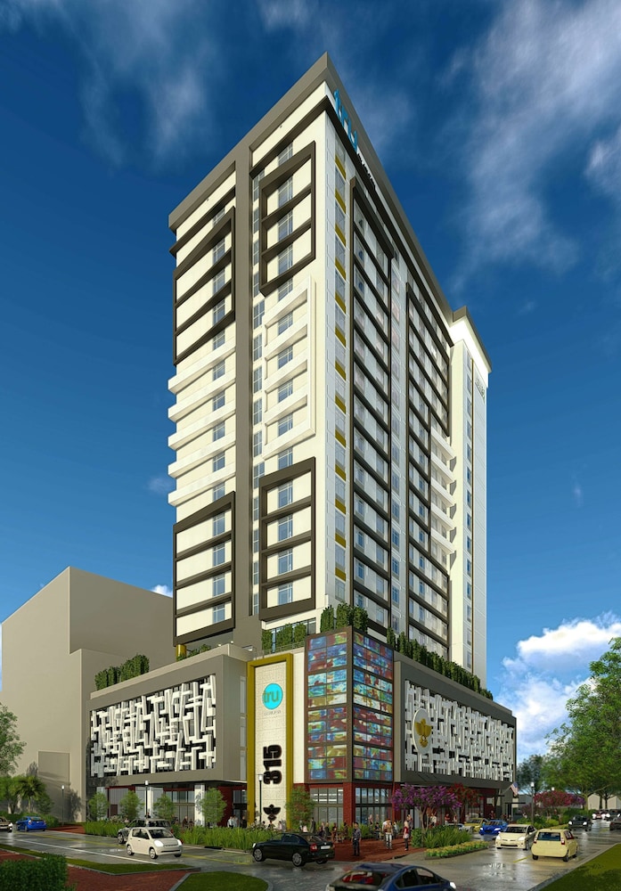 Tru by Hilton Fort Lauderdale Downtown — Hotel building in Fort Lauderdale, Florida