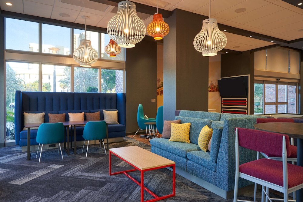 Tru by Hilton Fort Lauderdale Downtown — Restaurant & bars in Fort Lauderdale, Florida