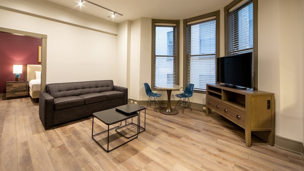 Holiday Inn Club Vacations New Orleans Resort by IHG — Hotel rooms in New Orleans, Louisiana