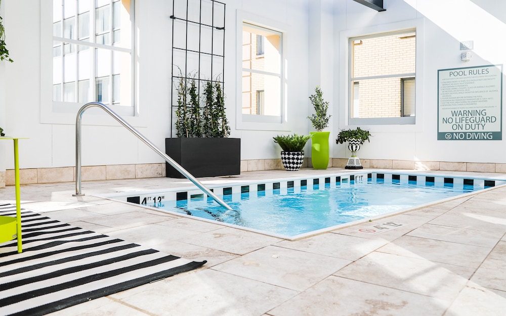 Holiday Inn Club Vacations New Orleans Resort by IHG — Swimming pool in New Orleans, Louisiana