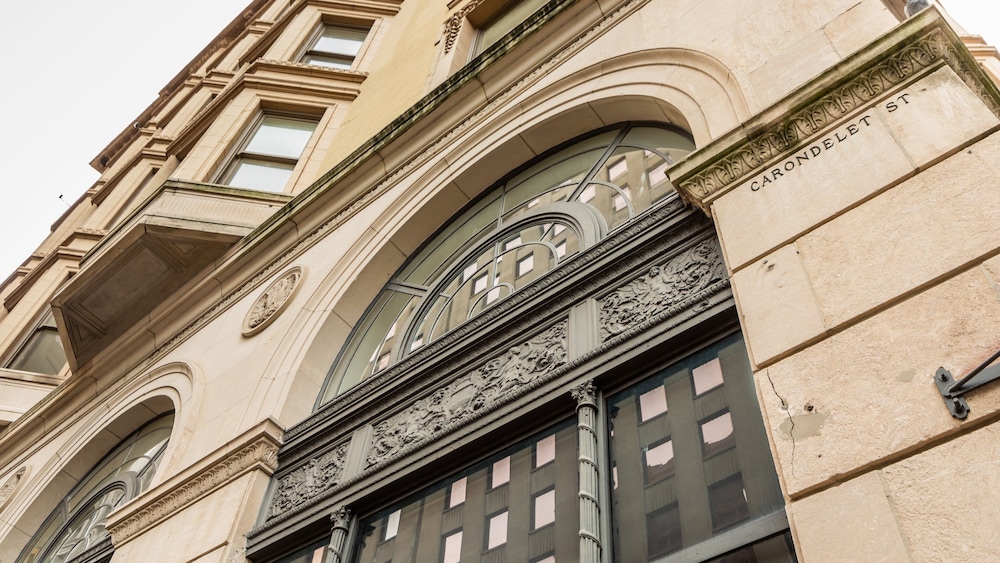 Holiday Inn Club Vacations New Orleans Resort by IHG — Hotel building in New Orleans, Louisiana