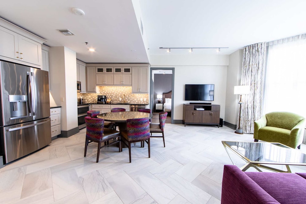 Holiday Inn Club Vacations New Orleans Resort by IHG — Hotel rooms in New Orleans, Louisiana