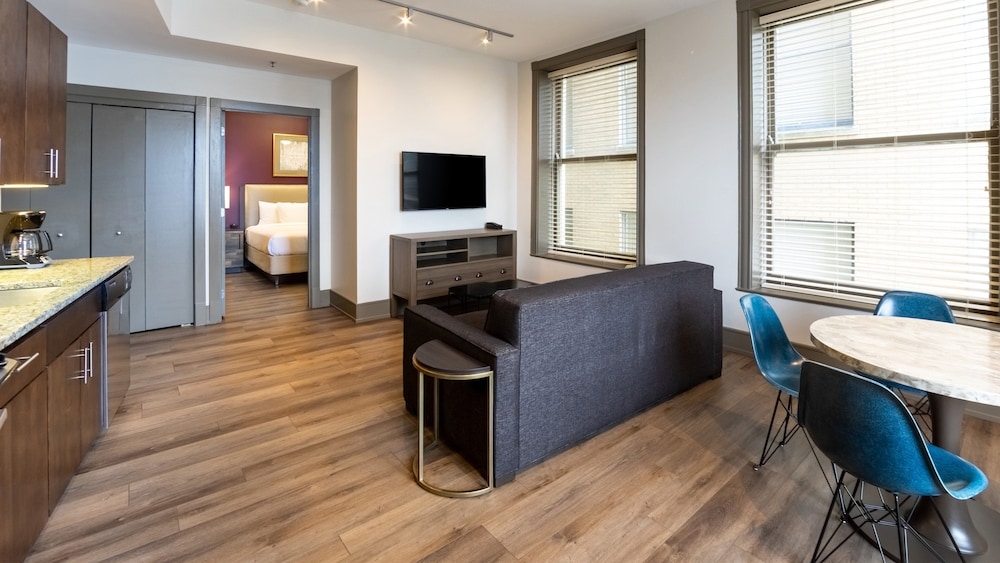 Holiday Inn Club Vacations New Orleans Resort by IHG — Hotel rooms in New Orleans, Louisiana