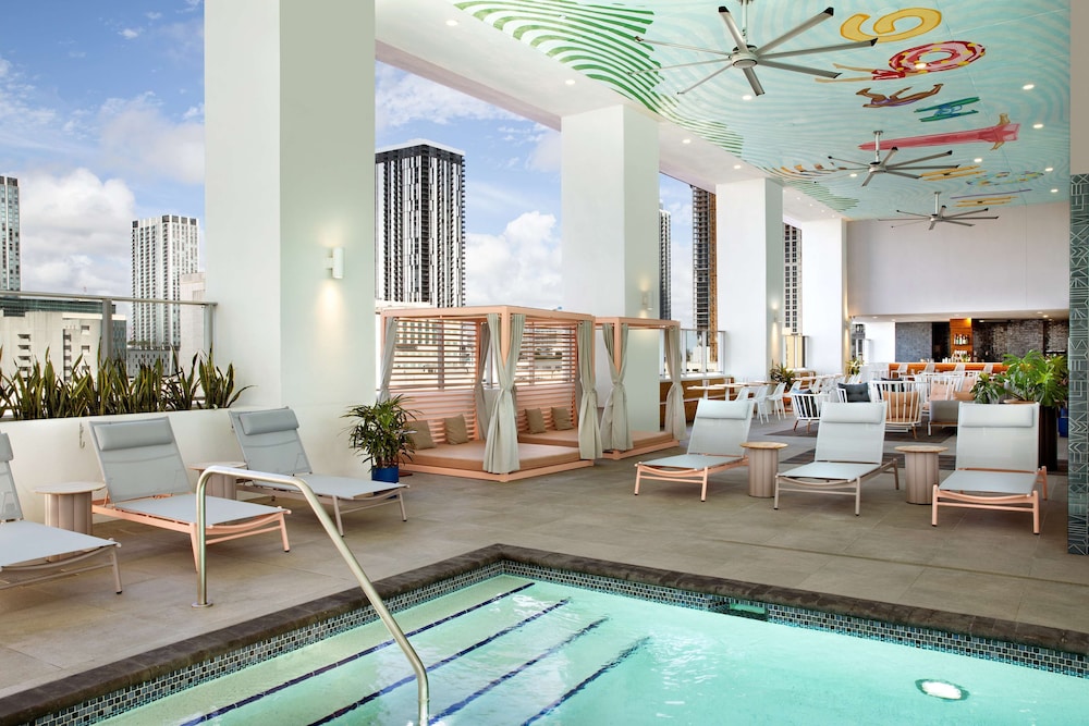 YOTEL Miami — Swimming pool in Miami, Florida