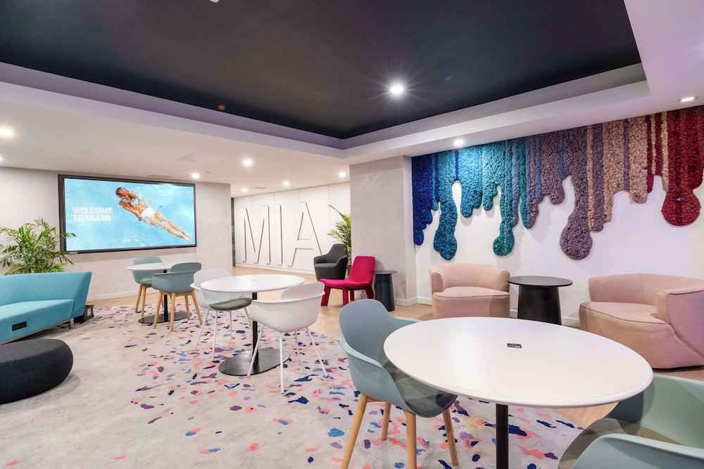 YOTEL Miami — Restaurant & bars in Miami, Florida