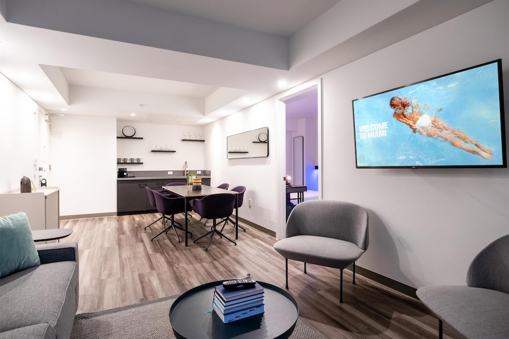 YOTEL Miami — Hotel rooms in Miami, Florida
