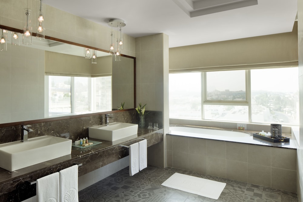 Jumeira Rotana — Hotel rooms in Dubai