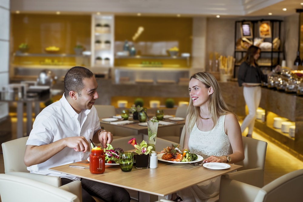 Jumeira Rotana — Restaurant & bars in Dubai