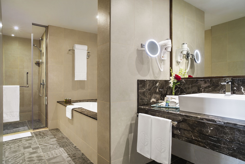 Jumeira Rotana — Hotel rooms in Dubai