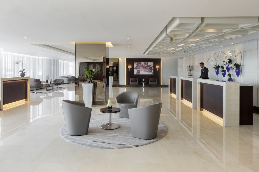 Jumeira Rotana — Hotel building in Dubai