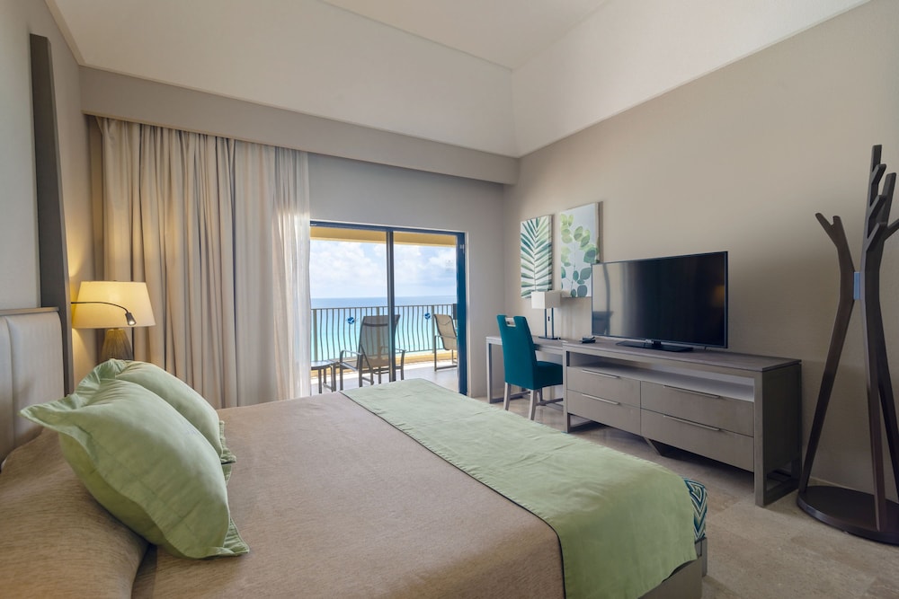 Holiday Inn Club Vacations The Royal Sands by IHG - All inclusive — Hotel rooms in Cancun, Quintana Roo