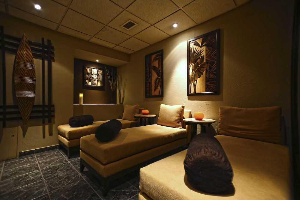 Holiday Inn Club Vacations The Royal Sands by IHG - All inclusive — Hotel rooms in Cancun, Quintana Roo