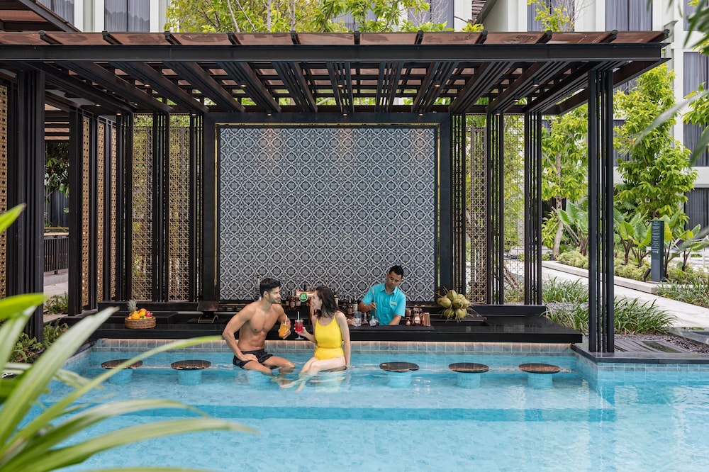 Four Points by Sheraton Phuket Patong Beach Resort — Swimming pool in Patong Beach, Phuket Province