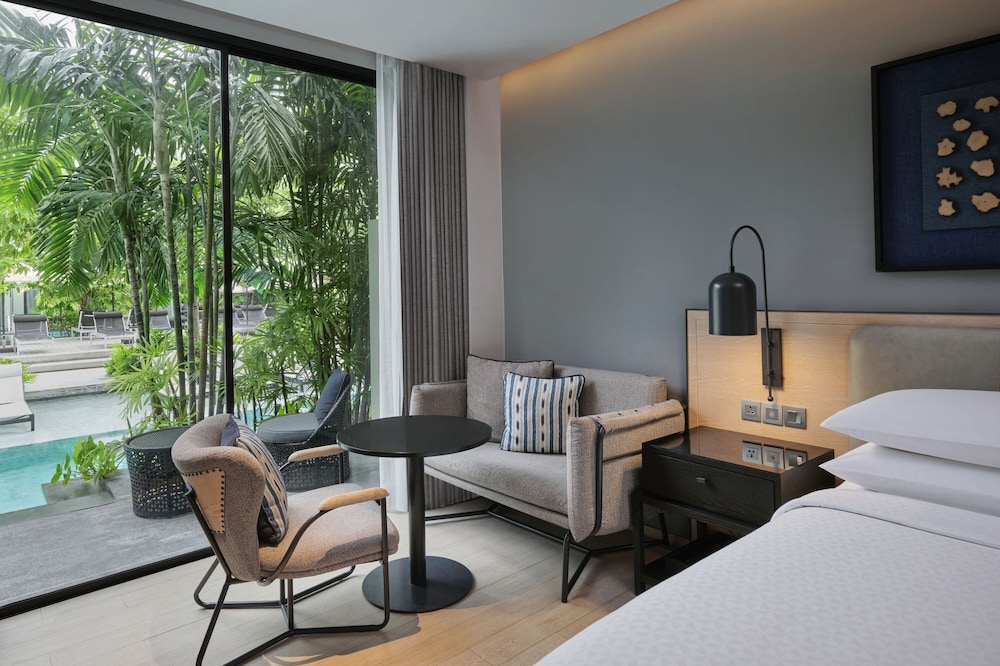 Four Points by Sheraton Phuket Patong Beach Resort — Hotel rooms in Patong Beach, Phuket Province