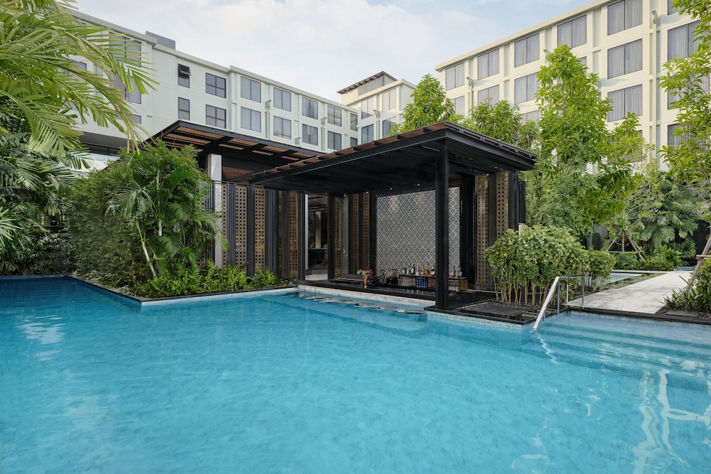 Four Points by Sheraton Phuket Patong Beach Resort — Swimming pool in Patong Beach, Phuket Province
