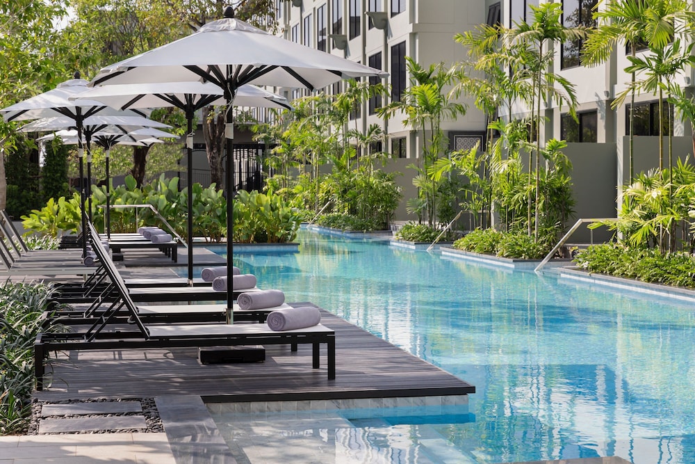 Four Points by Sheraton Phuket Patong Beach Resort — Swimming pool in Patong Beach, Phuket Province