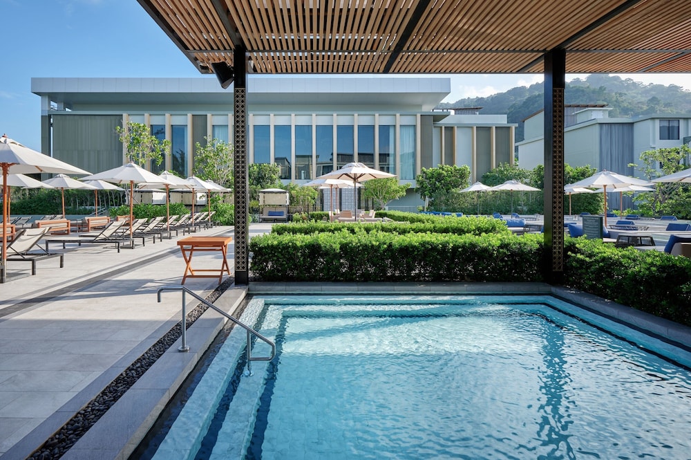 Four Points by Sheraton Phuket Patong Beach Resort — Swimming pool in Patong Beach, Phuket Province
