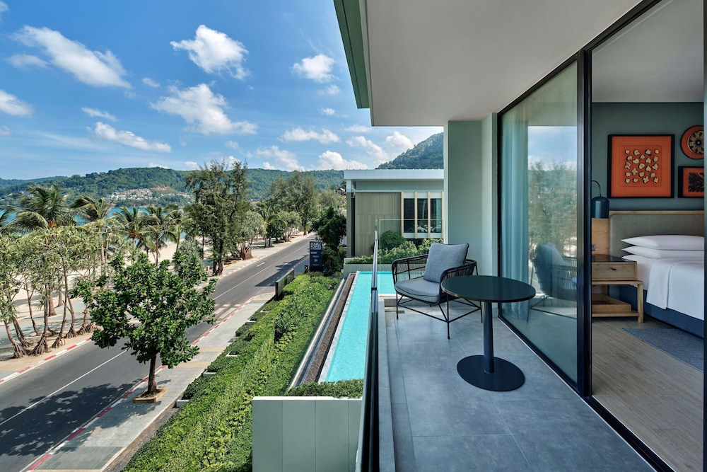 Four Points by Sheraton Phuket Patong Beach Resort — Hotel rooms in Patong Beach, Phuket Province