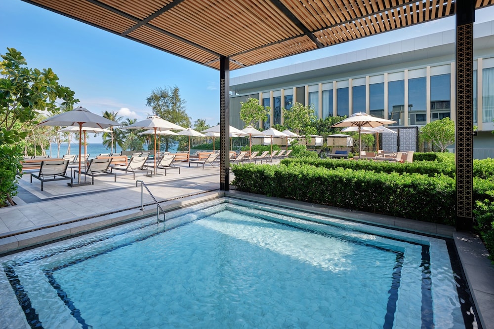 Four Points by Sheraton Phuket Patong Beach Resort — Swimming pool in Patong Beach, Phuket Province