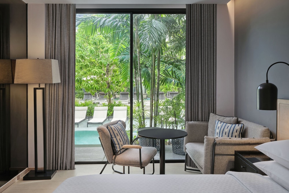 Four Points by Sheraton Phuket Patong Beach Resort — Hotel rooms in Patong Beach, Phuket Province