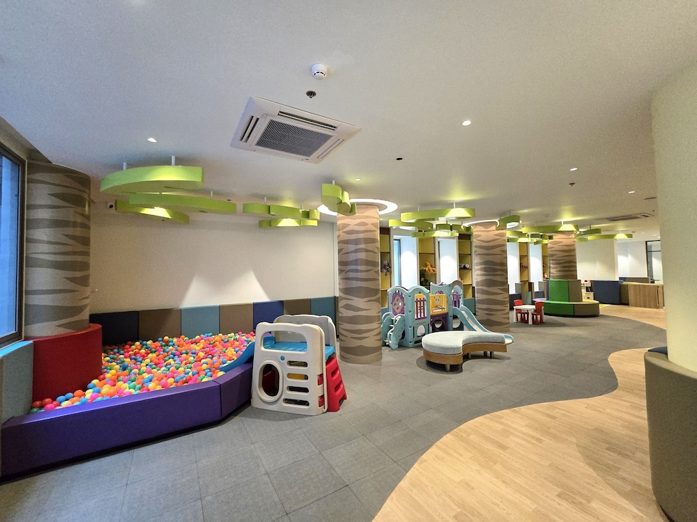 Oceanfront Beach Resort — Attractions for children in Patong Beach, Phuket Province