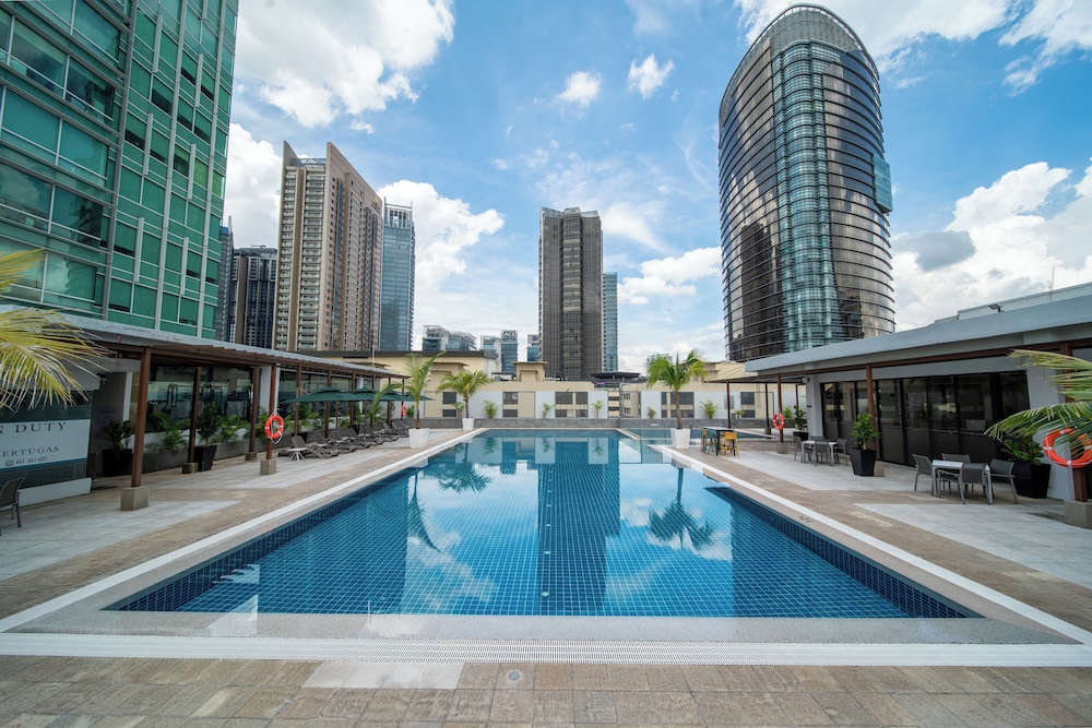 . St. Giles Boulevard Hotel
