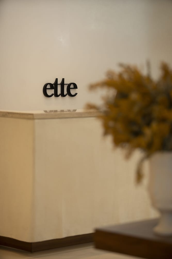 ette hotel Orlando — Hotel building in Kissimmee, Florida