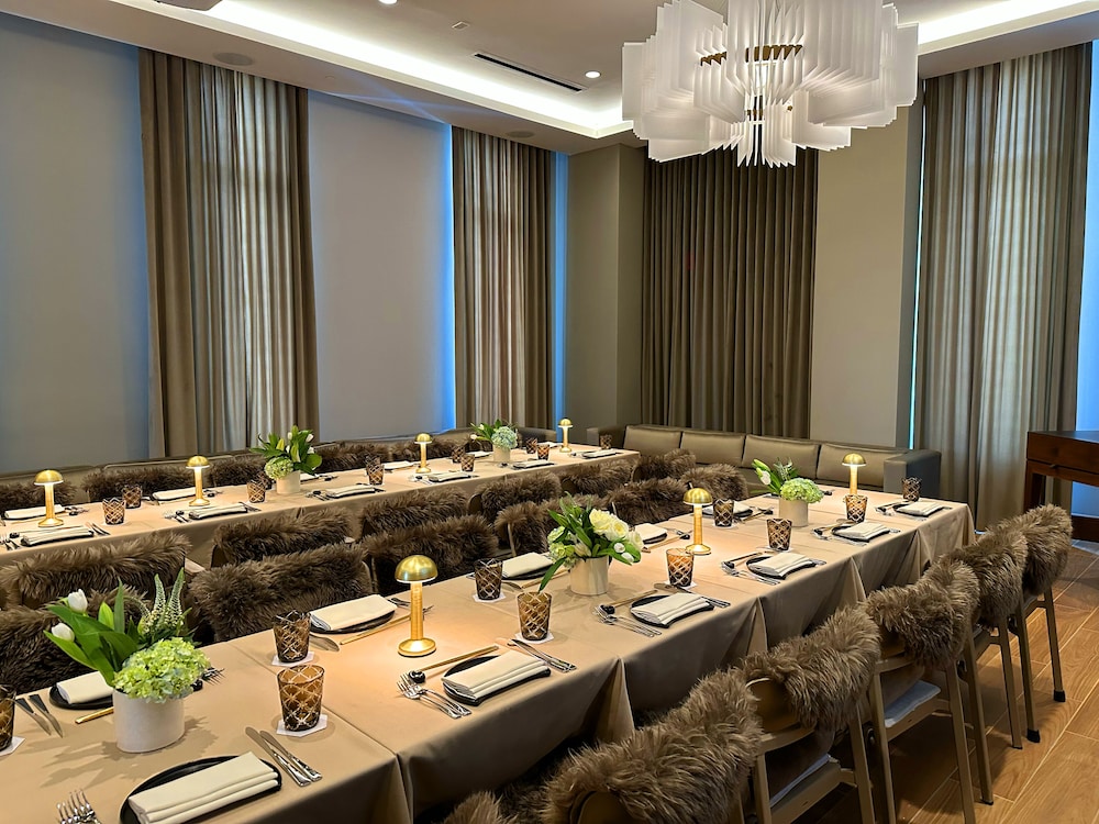 ette hotel Orlando — Restaurant & bars in Kissimmee, Florida