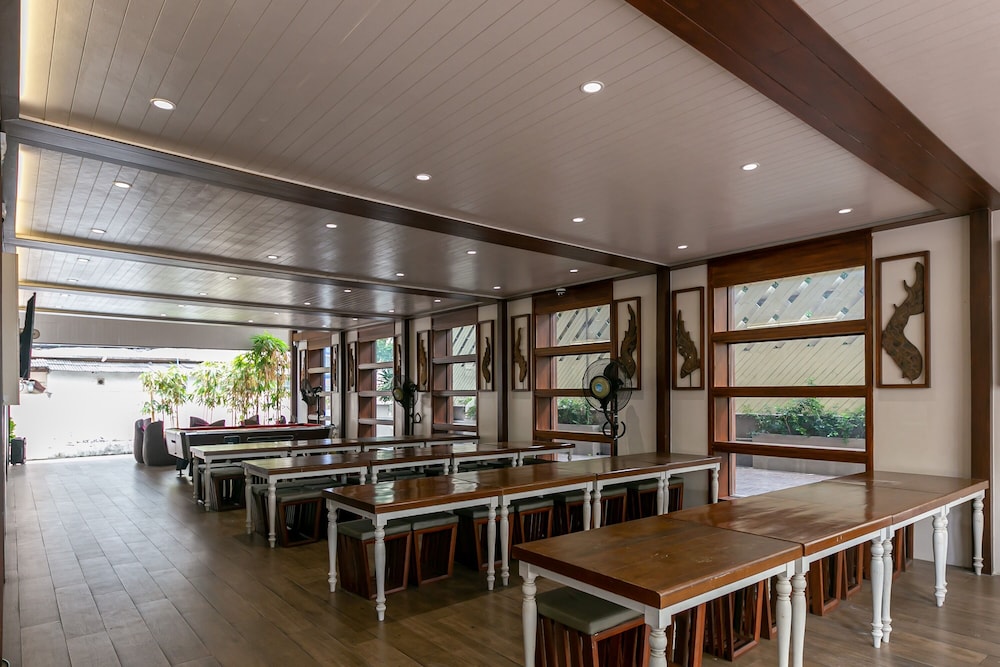 A Sleep Bangkok Sathorn — Restaurant & bars in Bangkok, Bangkok
