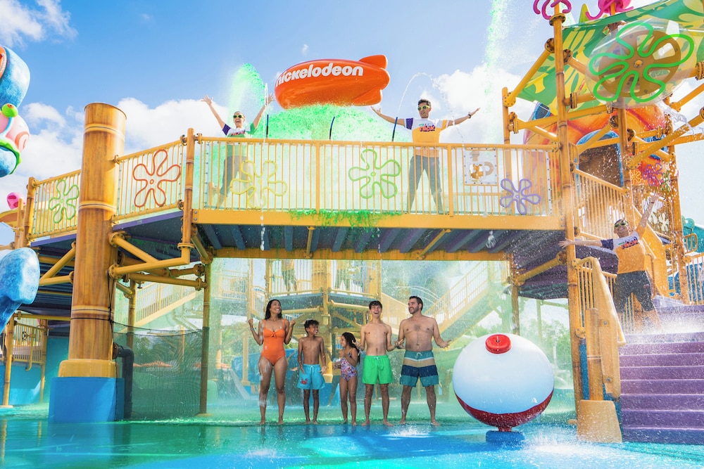 Nickelodeon Hotels & Resorts Riviera Maya - Gourmet by Karisma - All Inclusive — Swimming pool in Playa del Carmen, Quintana Roo