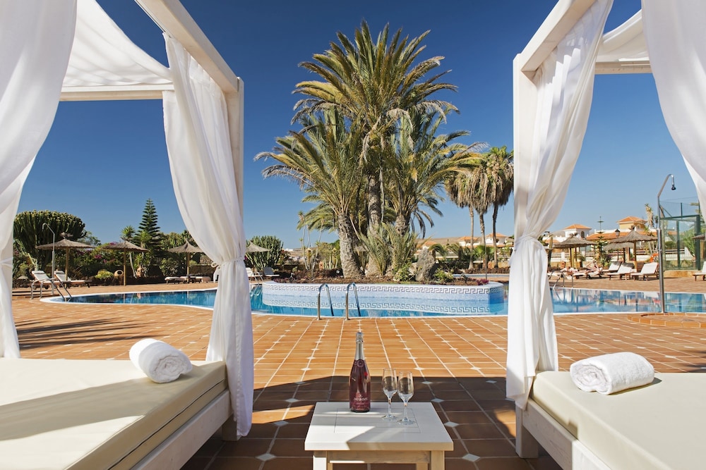 Elba Palace Golf Boutique Hotel — Swimming pool in Costa de Antigua, Canary Islands