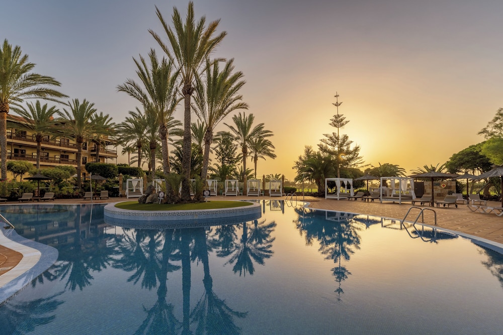 Elba Palace Golf Boutique Hotel — Swimming pool in Costa de Antigua, Canary Islands