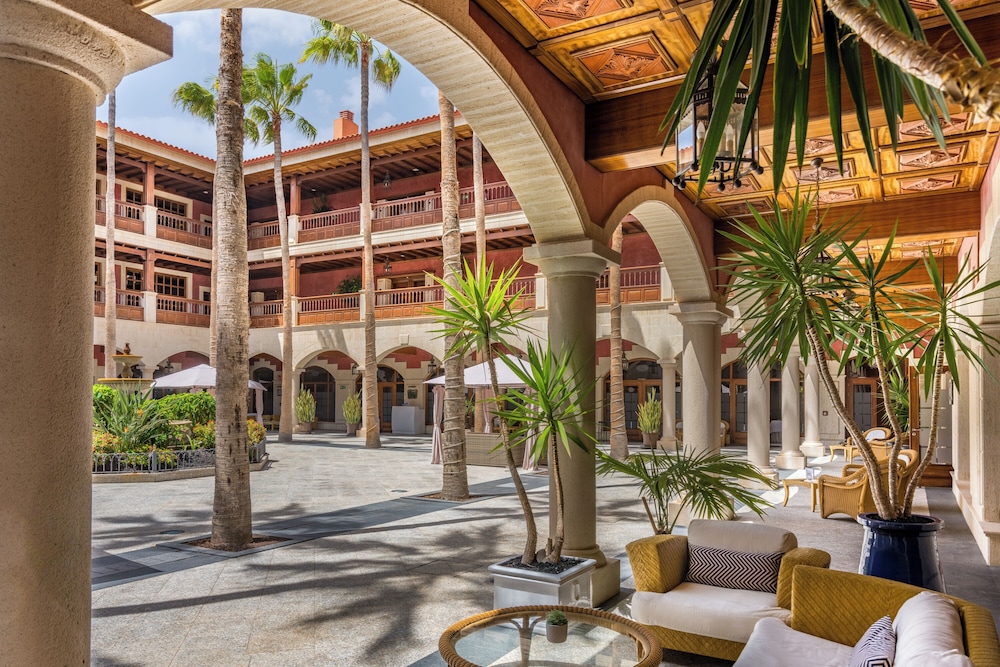 Elba Palace Golf Boutique Hotel — Hotel building in Costa de Antigua, Canary Islands