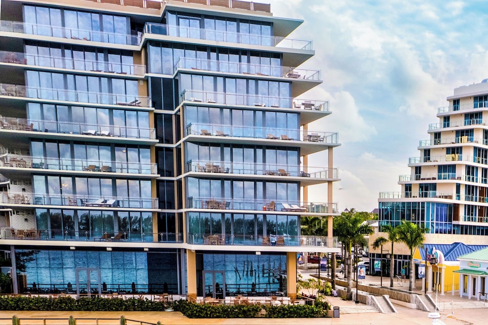 Margaritaville Beach Resort - Nassau — Hotel building in Nassau, New Providence