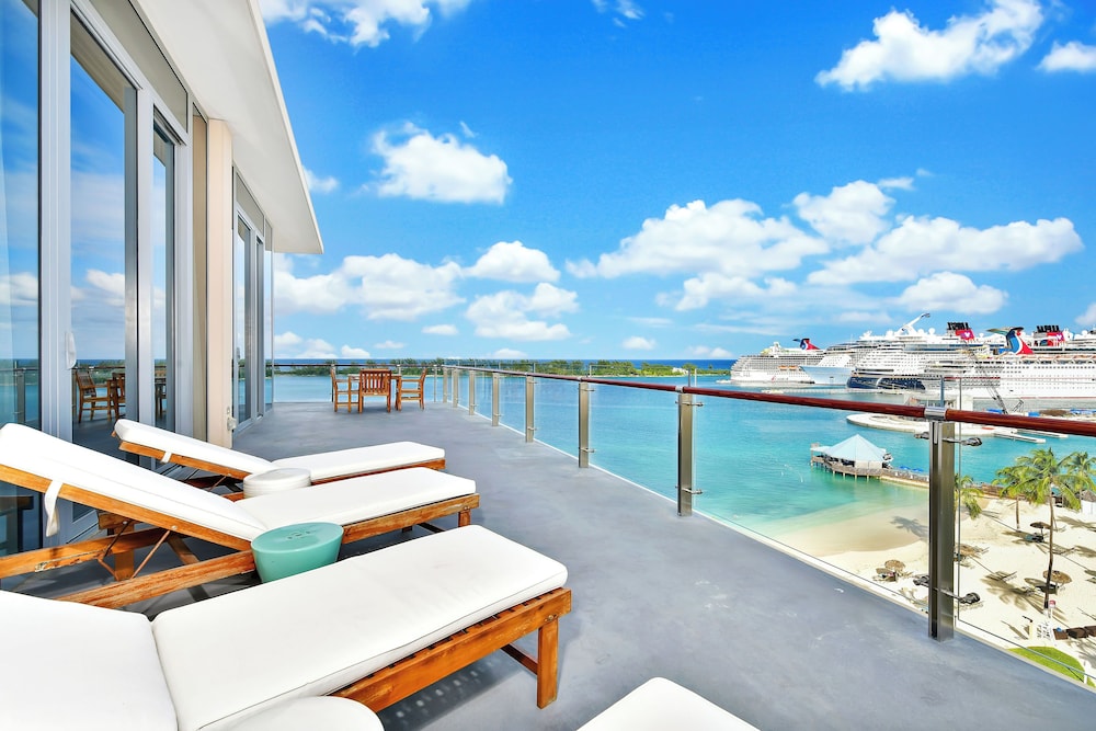 Margaritaville Beach Resort - Nassau — Hotel building in Nassau, New Providence