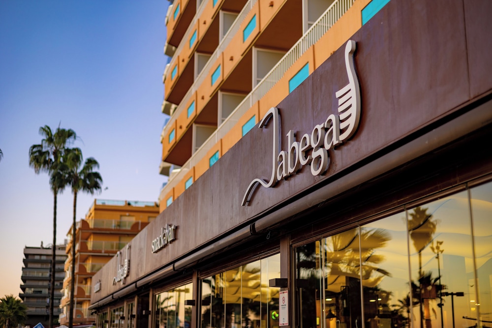 Aparthotel Jabega — Hotel building in Fuengirola, Andalusia
