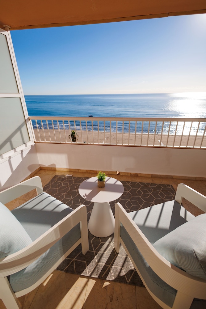 Aparthotel Jabega — Hotel rooms in Fuengirola, Andalusia